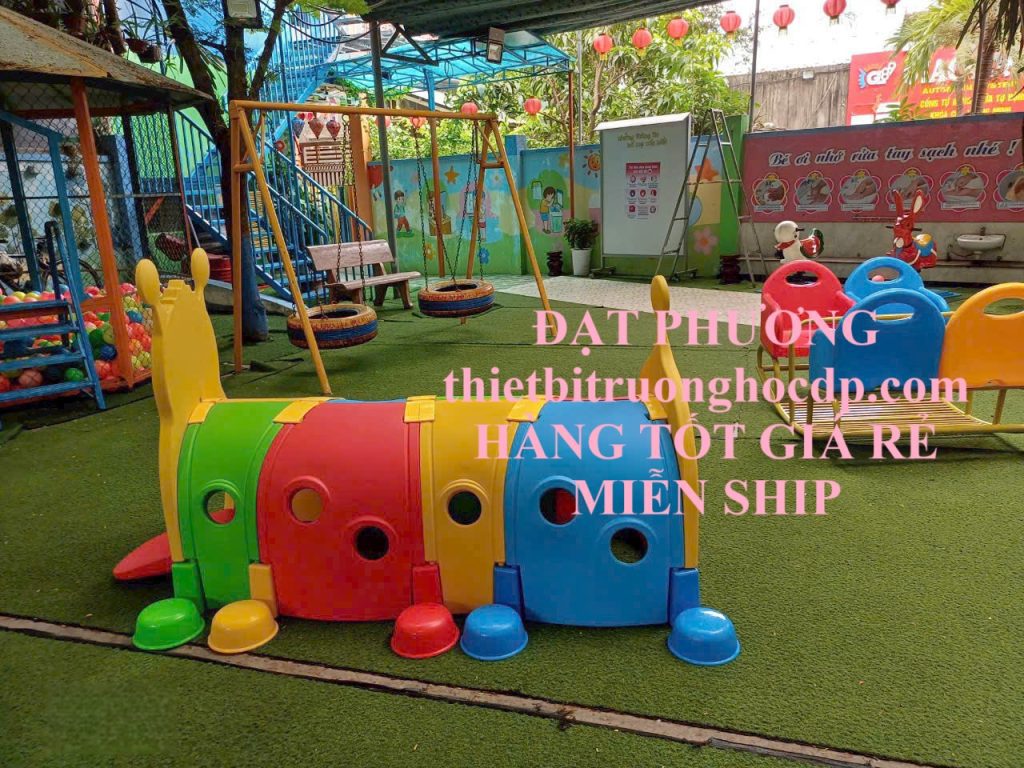 dự toán chi phí thiết bị mầm non nông thôn mới ham-chui-con-sau-nhua-an-toan-cho-truong-mam-non