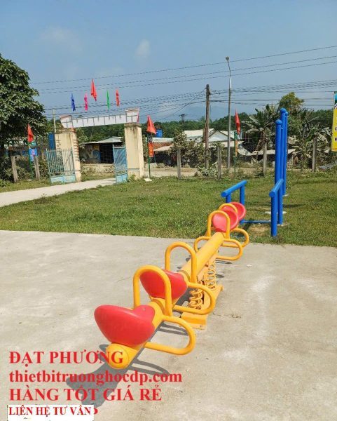 bập bênh đòn của khách mua thiết bị mầm non, Lắp đặt khu vui chơi trẻ em trọn gói tại trường mầm non Đà Nẵng