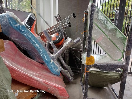 Kho hàng khu vui chơi trẻ em ngoài trời Hàng sẵn kho thiết bị công viên giao nhanh