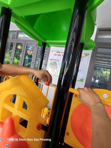 lắp đặt vách ngăn, trang trí cho bộ liên hoàn ngoài trời