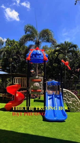 Đội ngũ kỹ thuật Đạt Phương tỉ mỉ lắp đặt từng chi tiết để tạo nên khu vui choi cho be an toàn tuyệt đối.